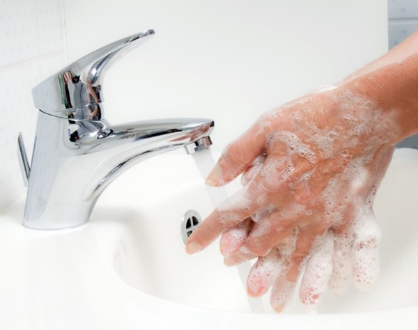 Higienização das mãos com água e sabão